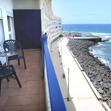 Above The Sea Hotel *